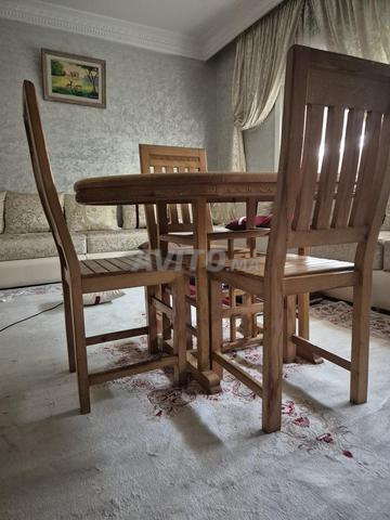 طاولة طعام