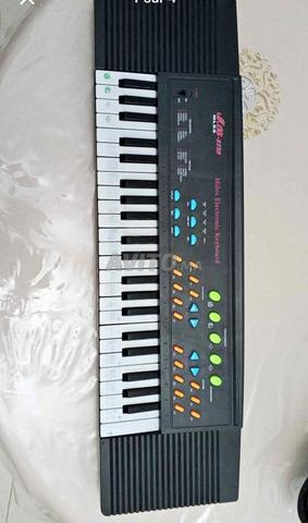 Un piano de jeux neuf