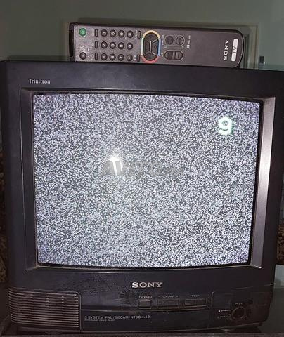 2 tv vintage en bon état avec télécommandes - 2