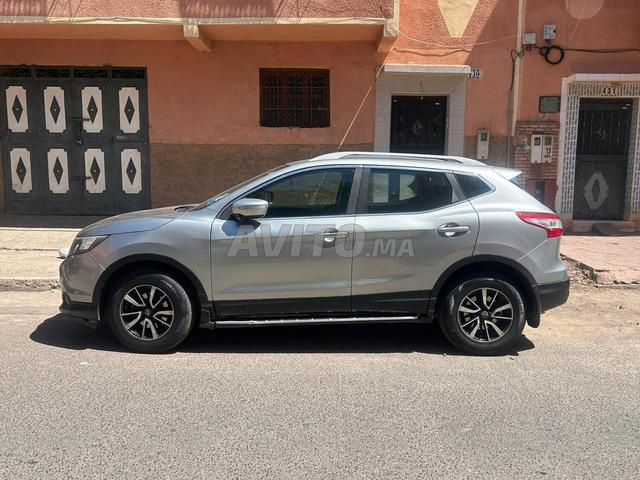 Nissan Qashqai modèle 2017 très bon état - 2