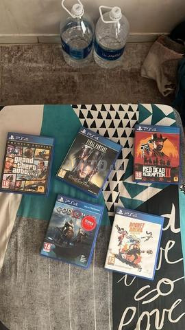 Playstation 4 Pro 1TB - 2