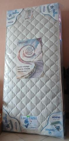 Matelas une place neuf