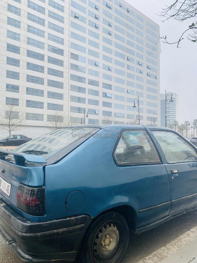 سيارة Renault 19