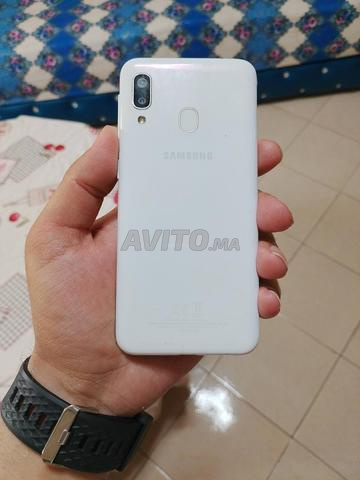 Samsung a20e 32Go 3 RAM 400dh