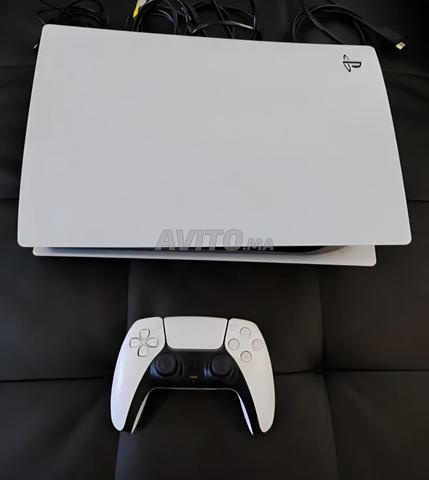 PS5 Édition Digitale Avec manette et jeux - 2