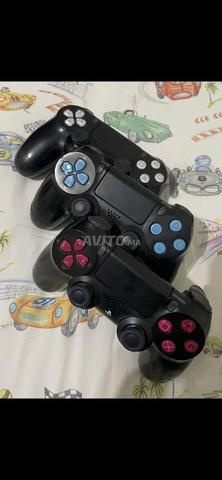 PS4 avec 2 manettes et 3 jeux - 2