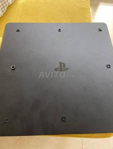 PS4 Slim - 2