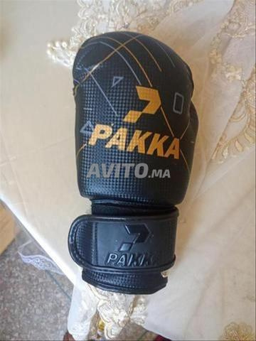 Gants de kick-boxing et de boxe neufs à vendre.