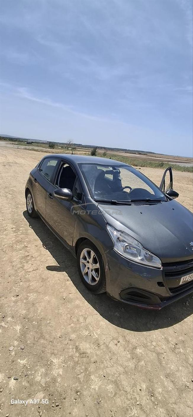 Peugeot 208 Essence Manuelle 2013 à Tanger