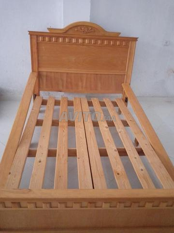 Lit en bois classique - 2
