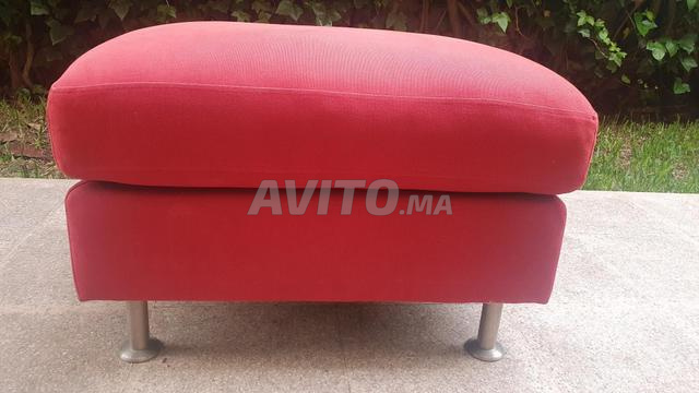 Pouf moderne bordeaux en très bon état - 2