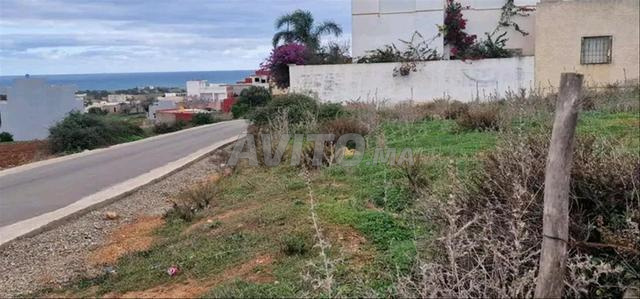 Terrain constructible pour habitation ou projet commercial - 2