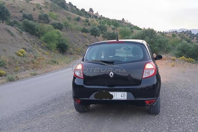 Renault Clio Essence Manuelle 2012 à Taounate