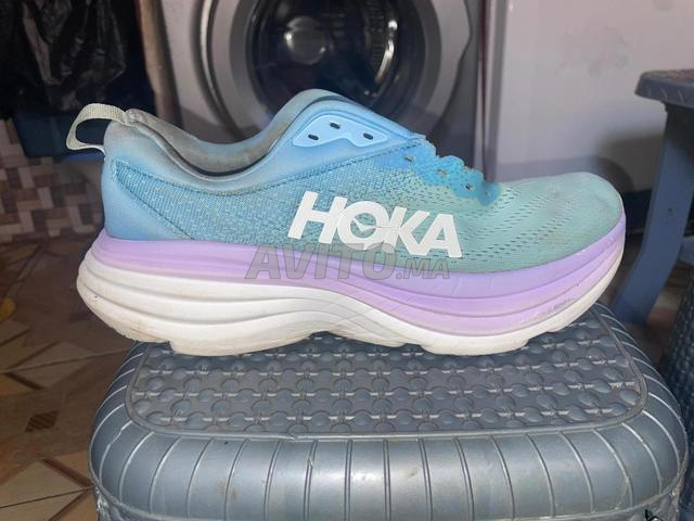 Bonnes chaussures de sport au design confortable