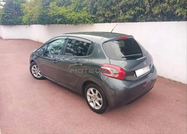 Peugeot 208 Diesel Manuelle 2014 à Rabat