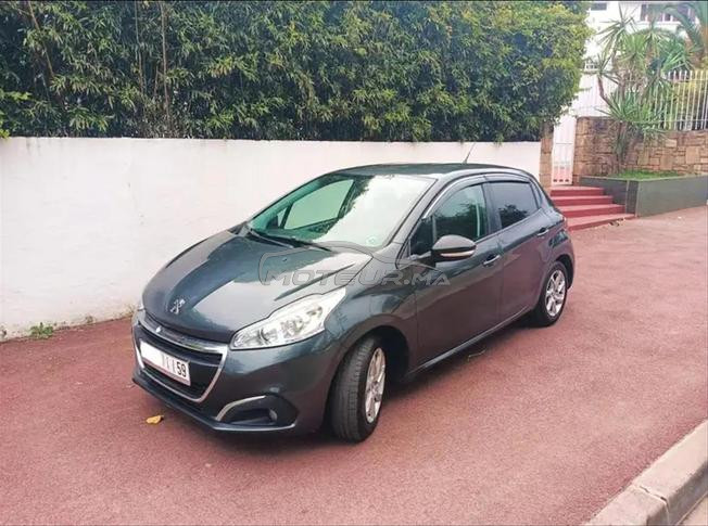 Peugeot 208 Diesel Manuelle 2014 à Rabat