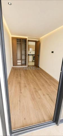 Studio à louer neuf vide 60m² – Palmier