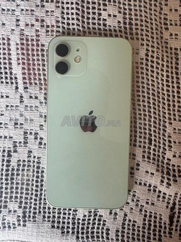 iPhone 12 en bon état, presque neuf - 2