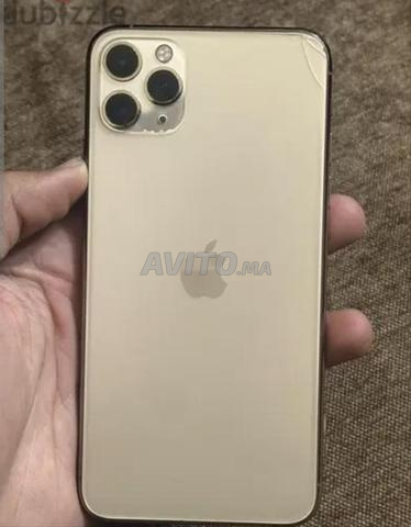 iPhone 11 très bon état - 2