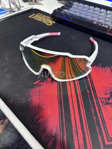 Une paire de lunettes de bonne qualité - 2
