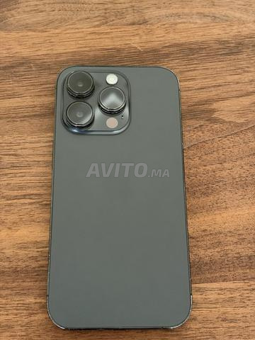iPhone 14 Pro 256 Go Noir - Jamais réparé - Super - 2