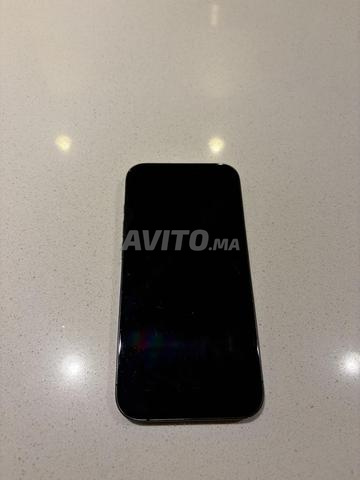 iPhone 15 Pro 256 Go Black - Jamais réparé - Top - 2