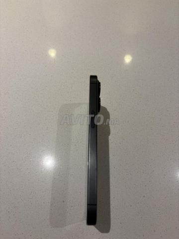 iPhone 15 Pro 256 Go Black - Jamais réparé - Top