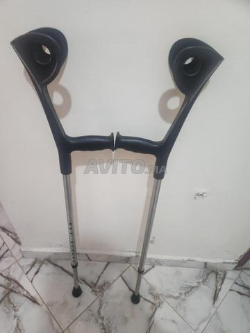 عكاز طبي بحالة جيدة
