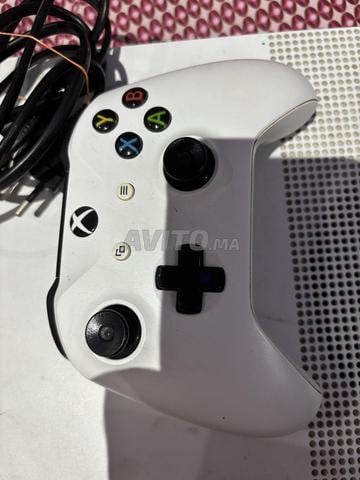 Xbox One S et manette occasion avec jeux - 2