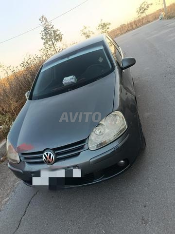 جولف 5 بحالة جيدة جداً 1.9 TDI