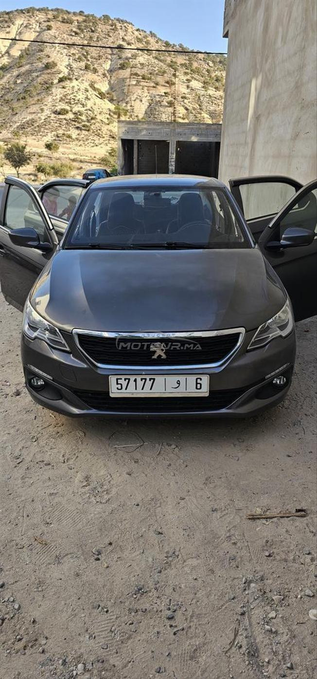 301 2019  tres bon état 