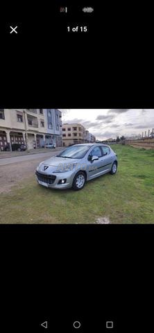 Peugeot 207 essence excellent état