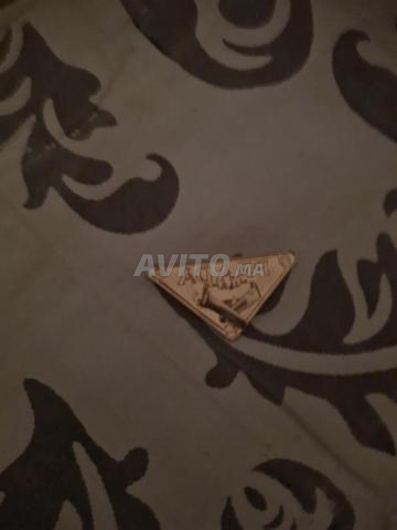 أبيع إكسسوار برادا - 2