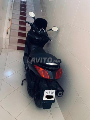 Moto Yamaha XMax 125 - 2