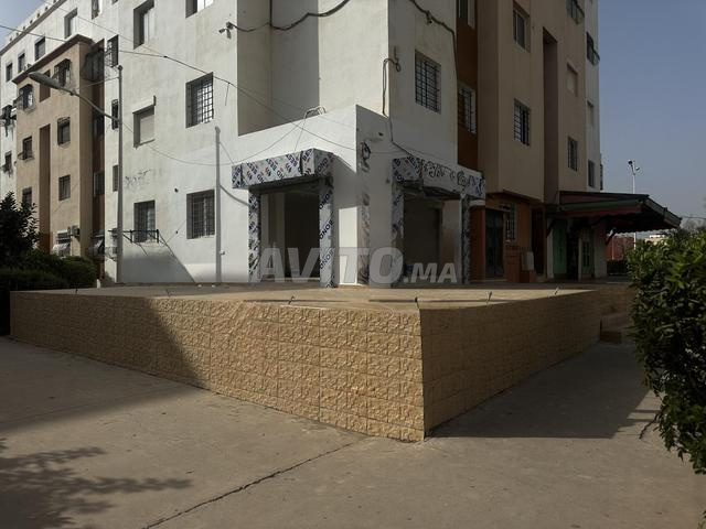Local Commercial Neuf à Louer avec Terrasse - 2