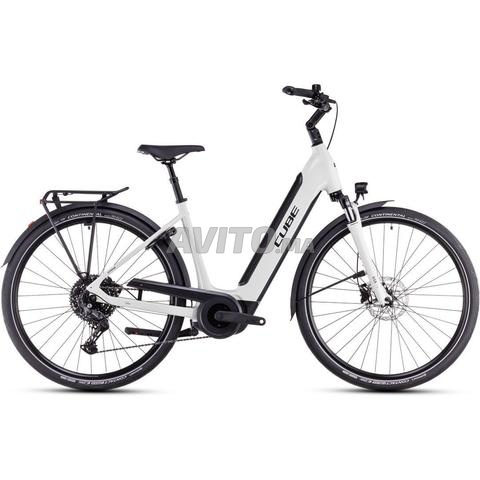 Cube Supreme Hybrid 2026