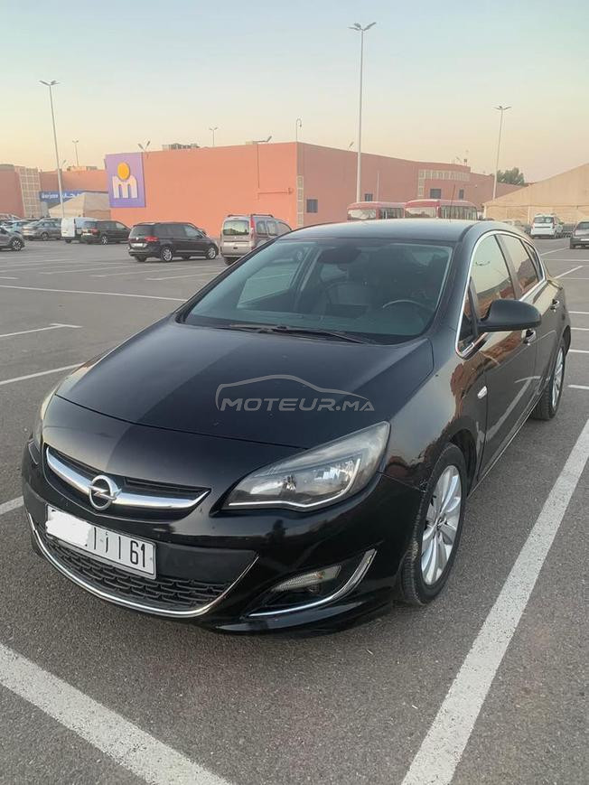 Opel Astra 2013 à Béni Mellal