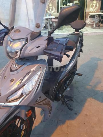 Moto modèle 2025/09/26 - 2