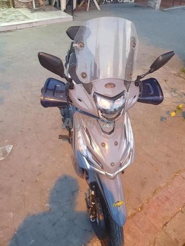 Moto modèle 2025/09/26 - 2