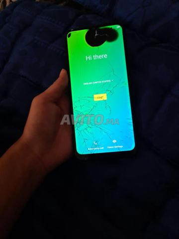 هاتف شغال بثمن جيد