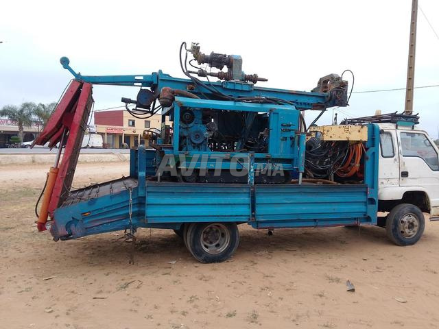 Camion et sondeuse - 2
