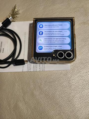 Samsung Galaxy Zflip6 - 2