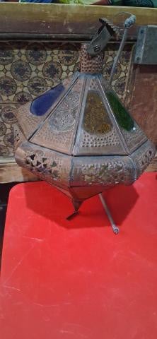 مصباح أرضي تقليدي قديم - 2