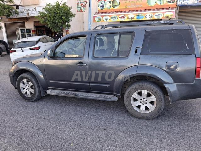 Nissan Pathfinder - 2