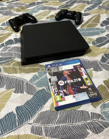 Pack spécial, PS4 Slim et ordinateur portable HP
