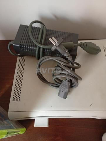 Xbox 360 فات بحالة جيدة مع لعبتين أصليتين - 2