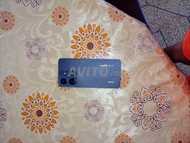 Téléphone à échanger contre iPhone 12 Pro ou 13 normal