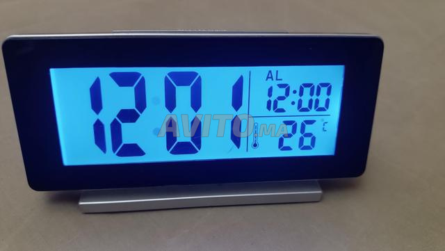 ساعة منبه رقمية بشاشة LCD - 2