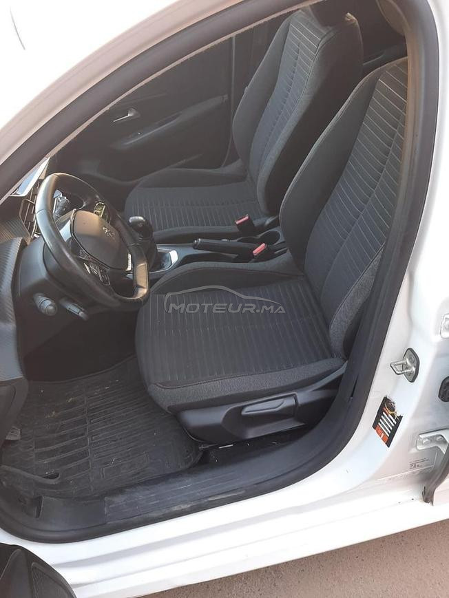 Peugeot 208 diesel tres propre