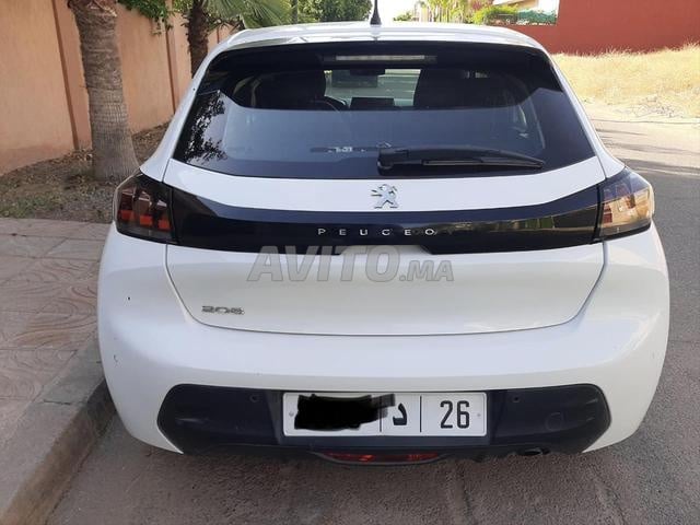 Peugeot 208 diesel très propre - 2